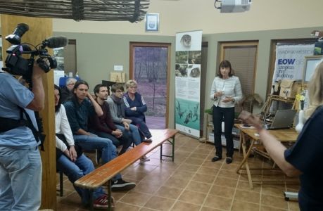 Predavala je o podnebnih spremembah, ki so povezane z ostalimi okoljskimi težavami, (s kakovostjo zraka, z ekstremnim vremenom, s pomanjkanjem vode, rodovitnih tal in z upadanjem biotske raznovrstnosti).