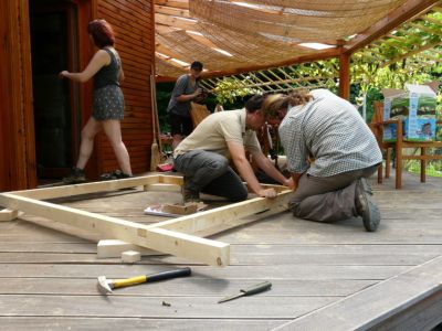 Projekt VSEZELENO: hotel za žuželke bo tokrat dobil novi prostor, ob novem cvetočem travniku.