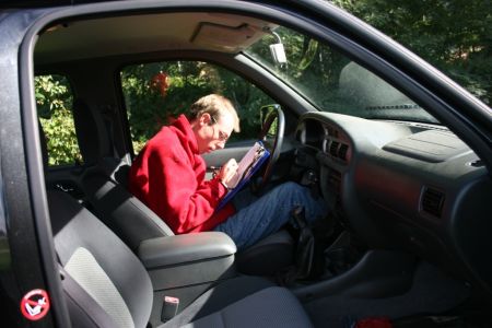 Popisali smo več kot 100 lokacij, iskali smo vidrine znake (iztrebke, markerje, sledi, ostanke hrane, brloge).